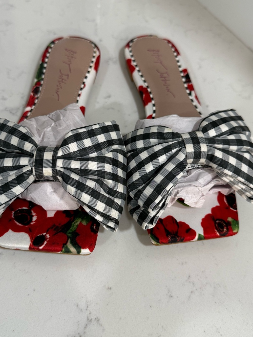 Betsey Johnson Floral  Sandal Slip-On Casual Comfort Plaid Sz 7